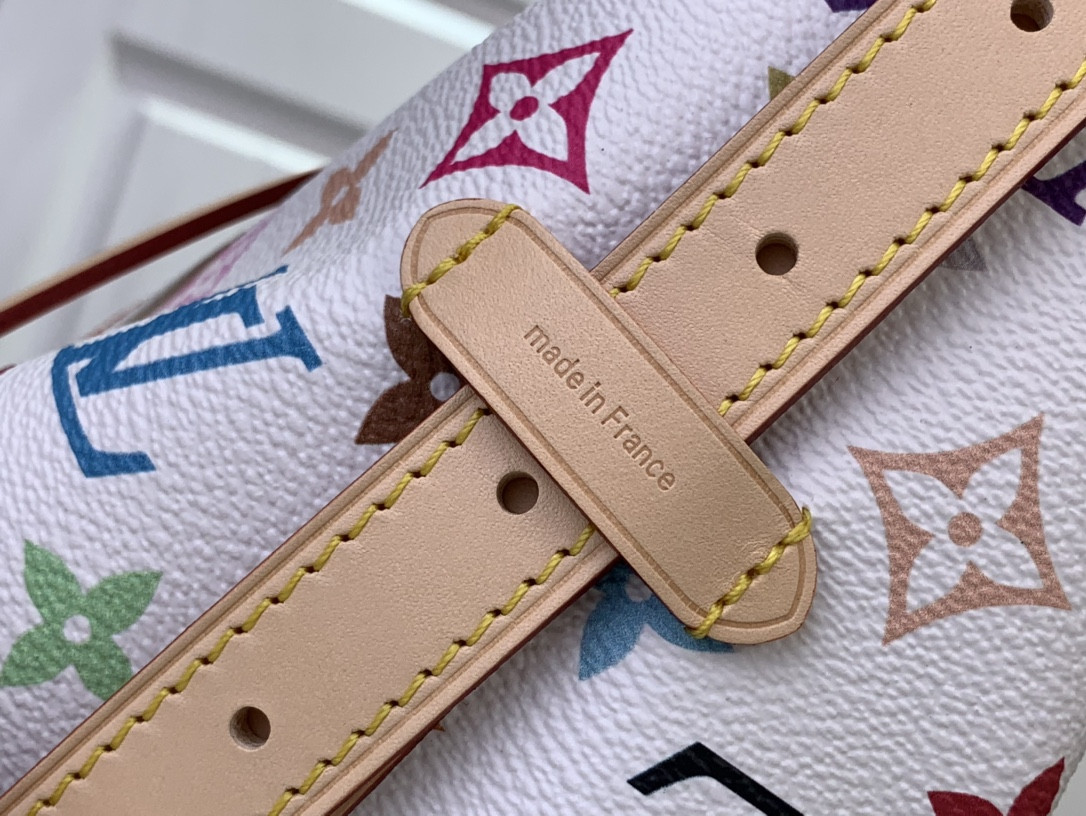 LV Carryall M13661 30×25×13cm