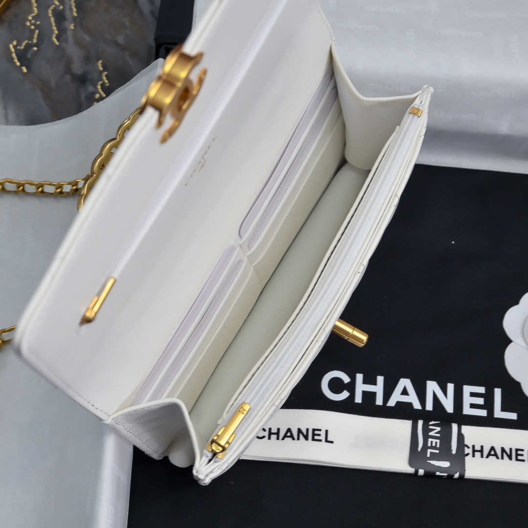 Ch*el clutch with chain 19cm