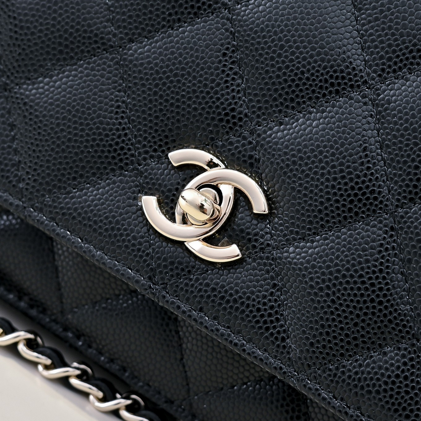 Ch*el woc classic wallet on chain 12.3x19.2x3.5cm