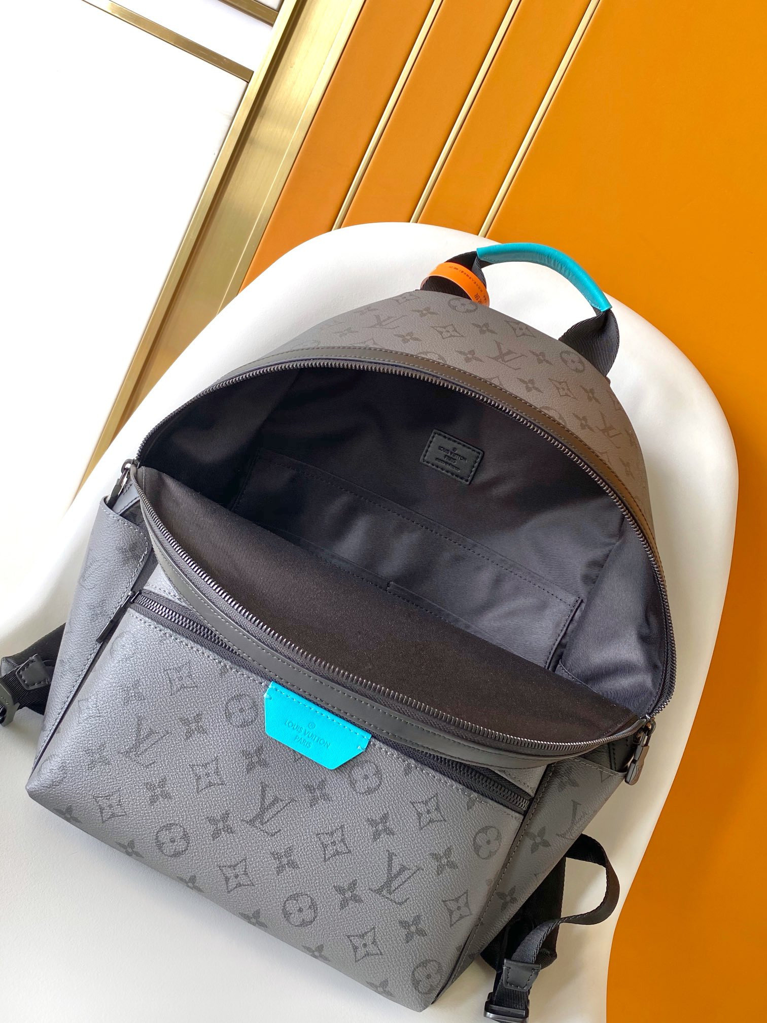 LV Discovery Backpack PM M11641 29 x 38 x 20CM