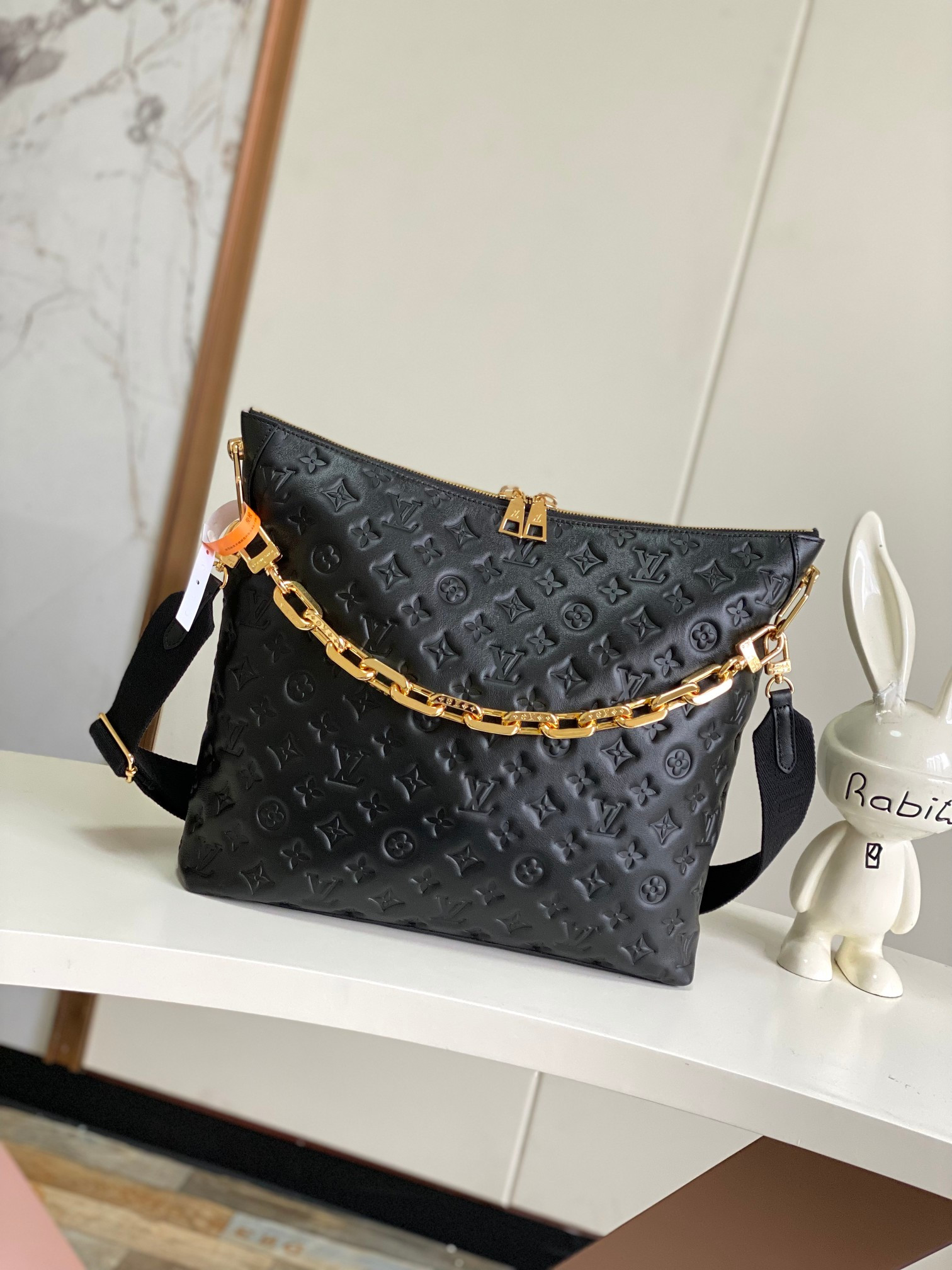 LV Coussin Hobo M12068 38x33x10CM