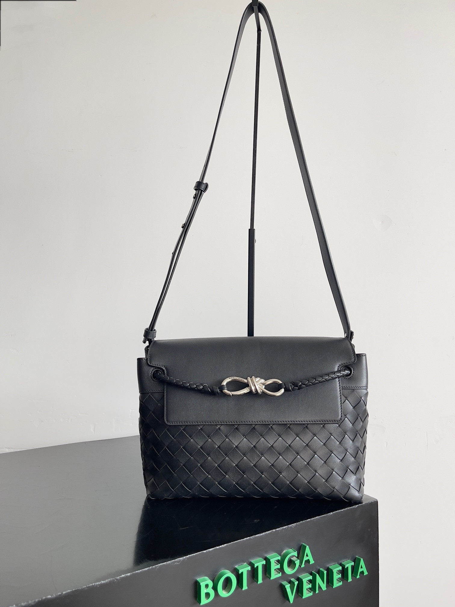 bo*te*ga Ve*ne*ta small andiamo messenger 29x20x13cm