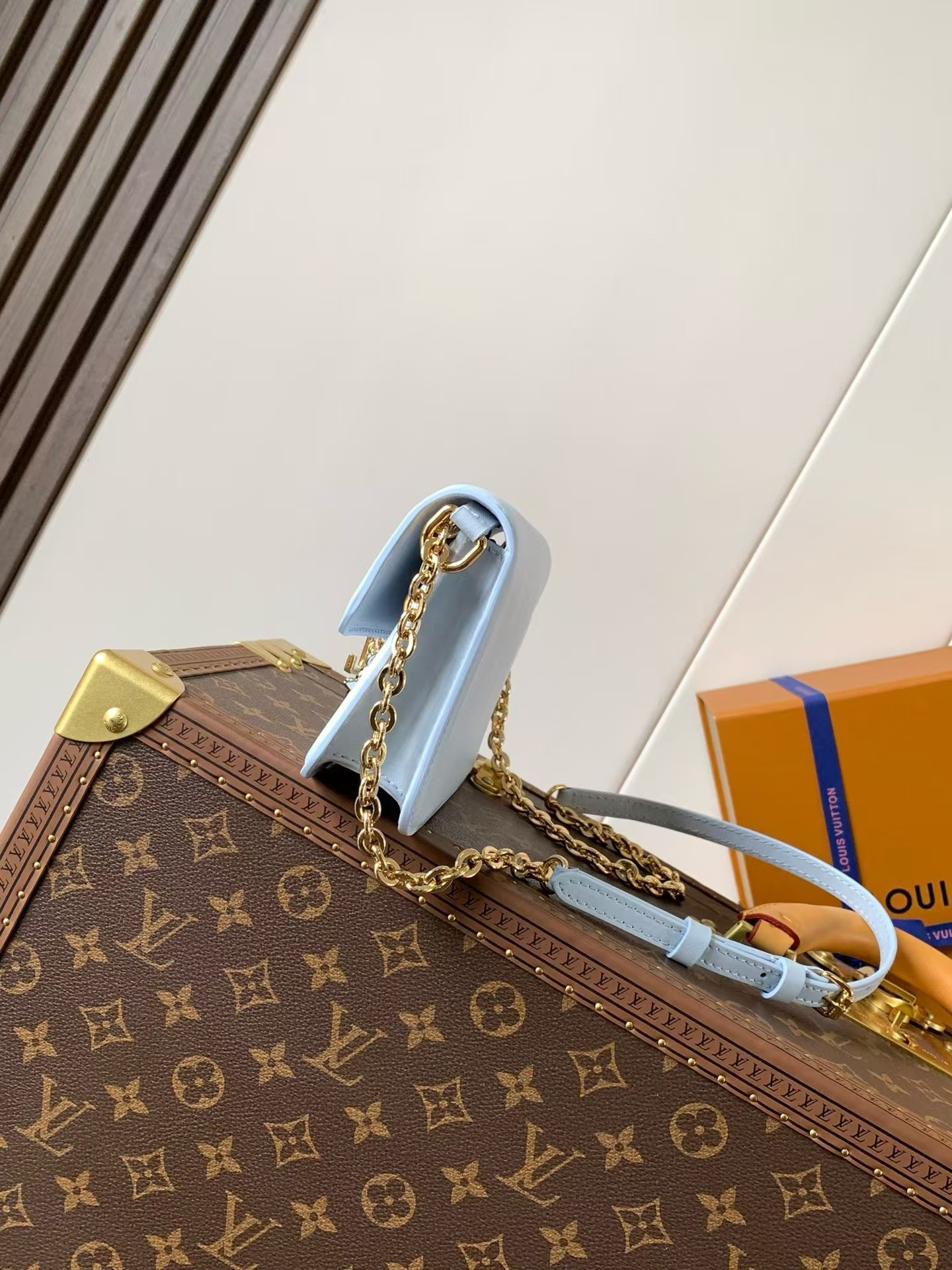 LV Wallet On Chain LV Bloom M14547 20x11.5x4cm
