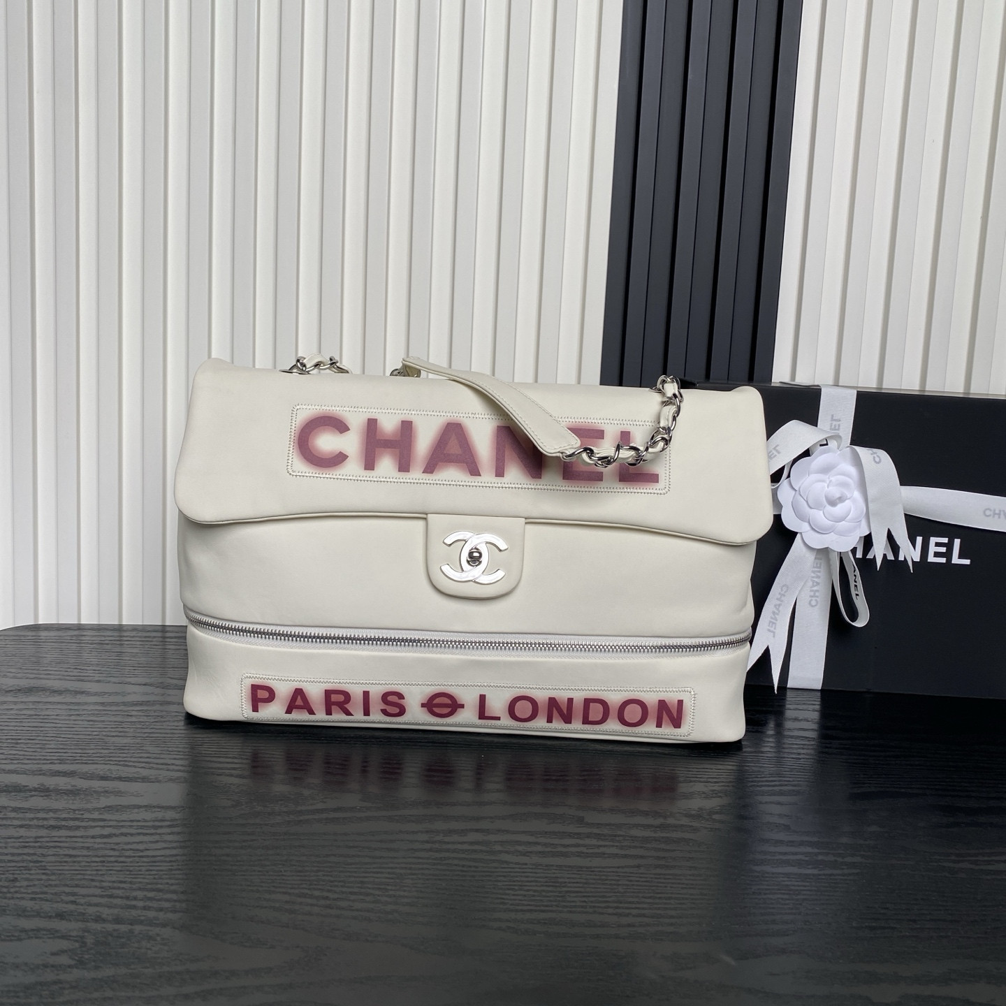 Ch*el vintage graffiti tote airport bag 36x24x12cm