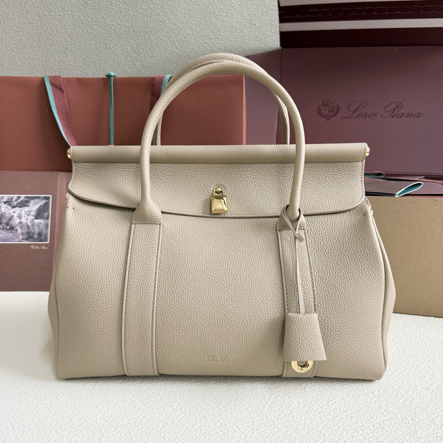 L**o p*ana loom l32 calfskin 33x23x18cm