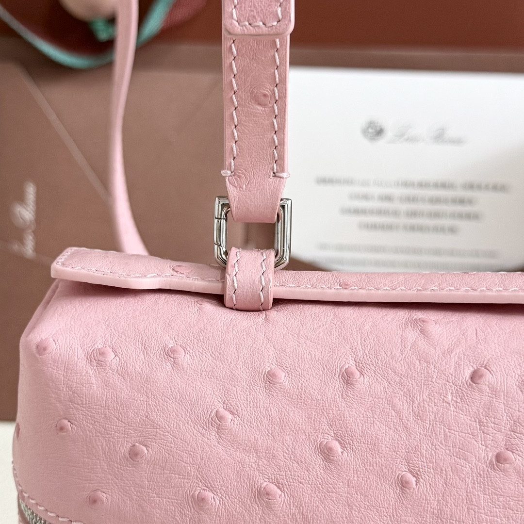 L**o p*ana extra pocket l27 ostrich-grained leather 16x27x10cm
