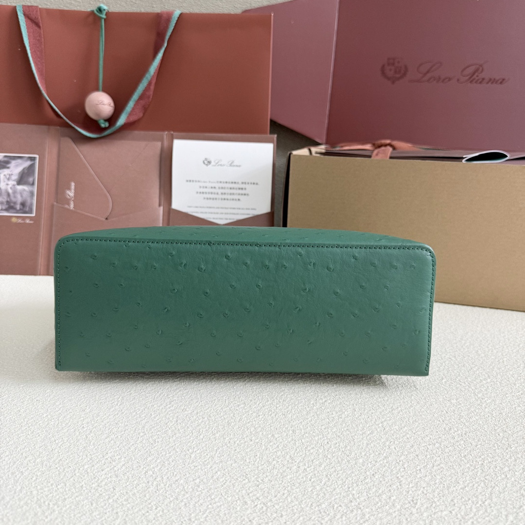 L**o p*ana extra pocket l27 ostrich-grained leather 16x27x10cm