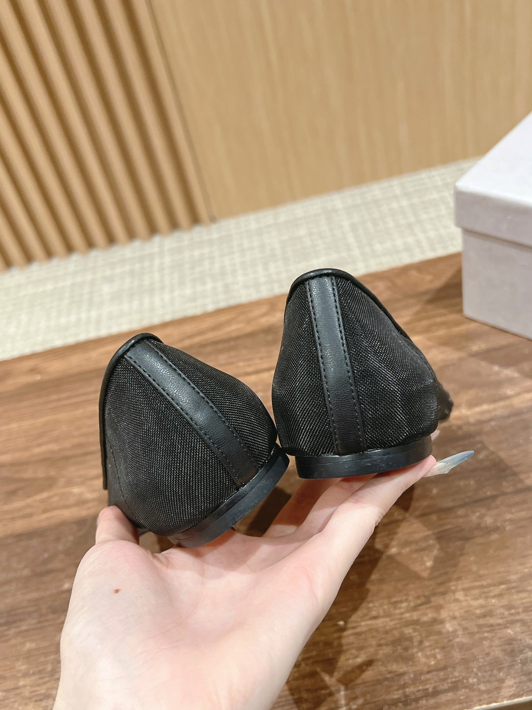 ua Ji*y Ch* flat shoes