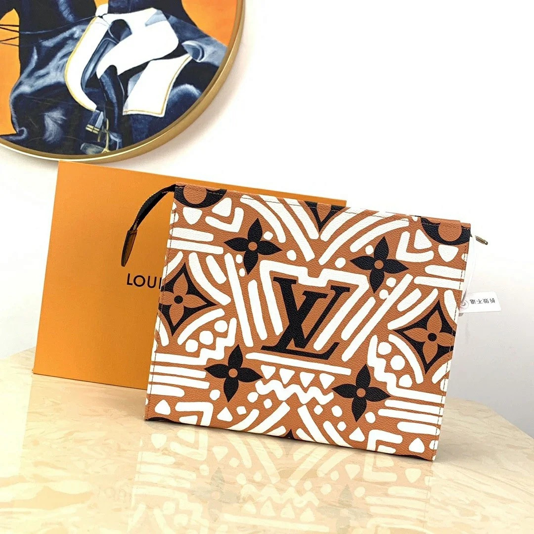 LV CRAFTY POCHETTE TOILETTE M45477