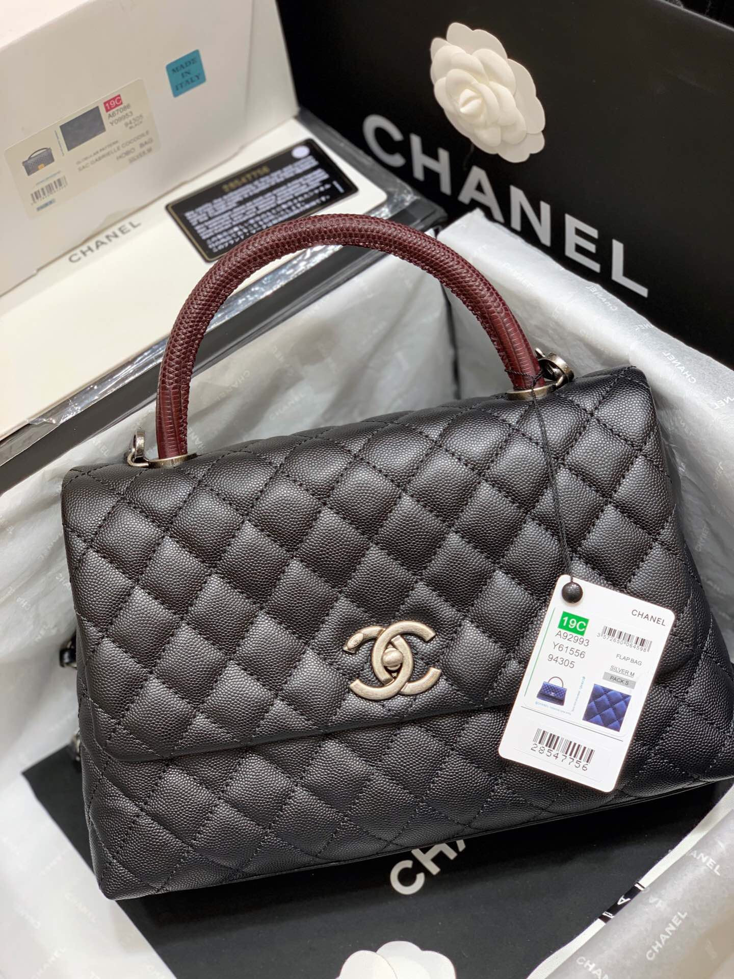 Ch*el coco handle bag medium 28cm