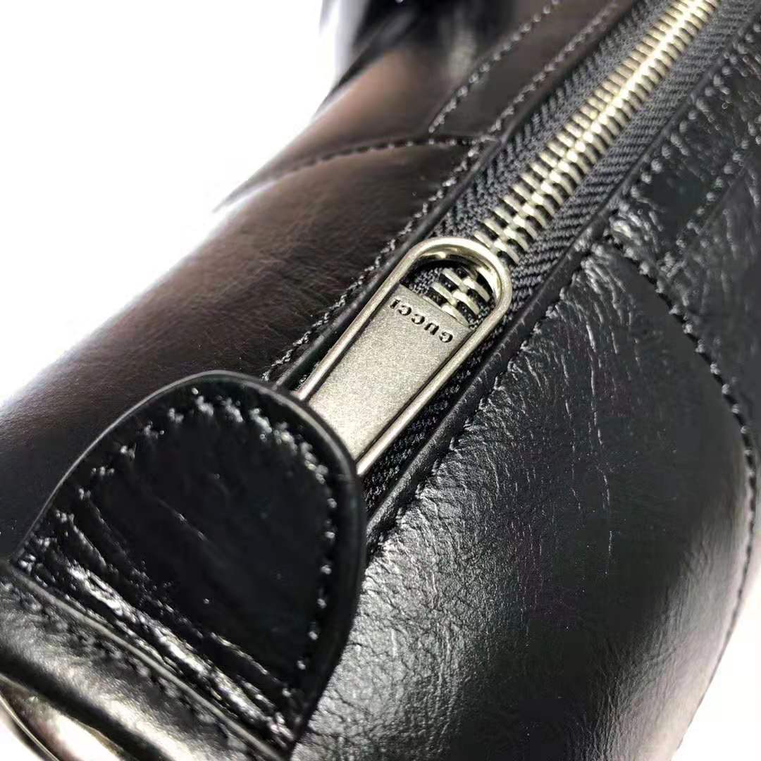 G*u*i gg men medium soft leather duffle in black soft leather