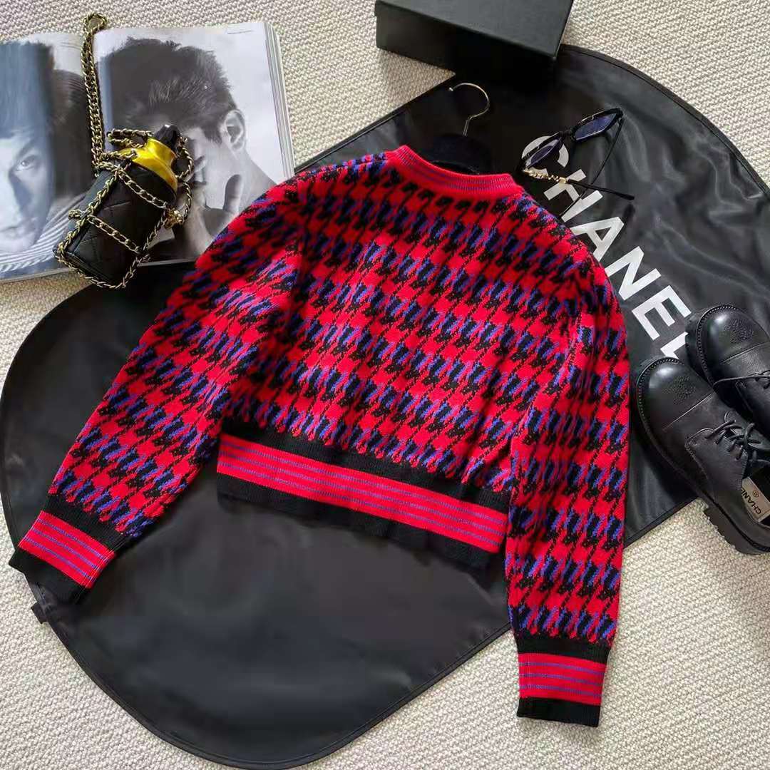 G*u*i women houndstooth wool cropped cardigan crew neck red and black