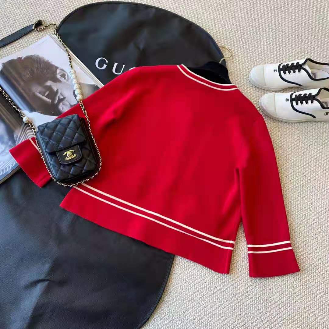 G*u*i women wool jacket with contrast trim besom pockets crew neck-red
