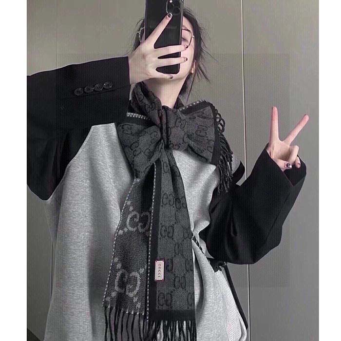 G*u*i unisex gg jcquard pattern knit scarf tassels grey wool light grey gg