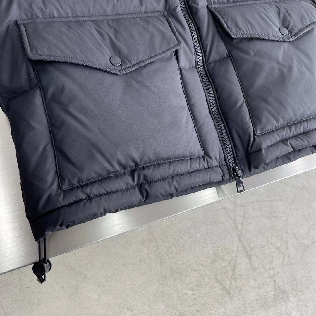 G*u*i men nylon down jacket gg iserts black canvas high neck velcro cuffs zip closure