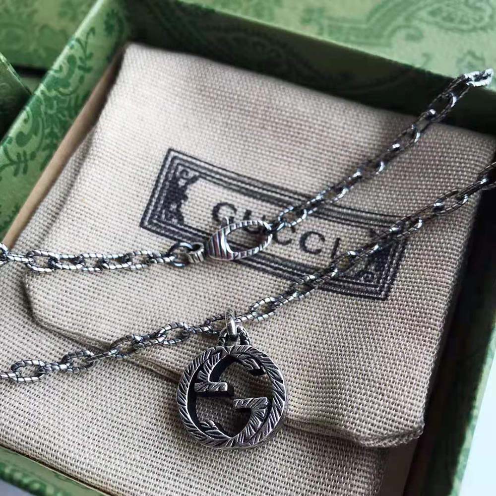 G*u*i women interlocking g pendant necklace
