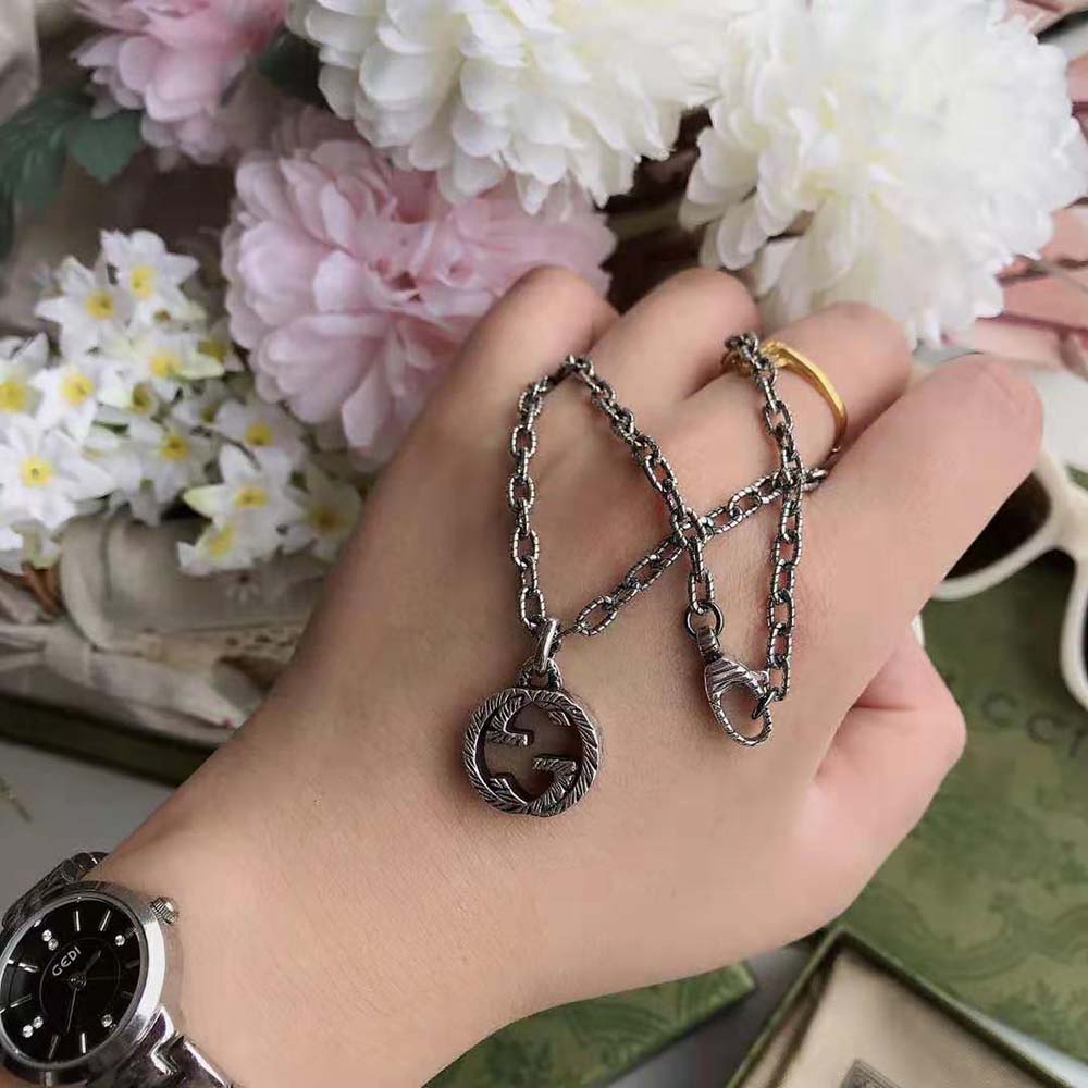 G*u*i women interlocking g pendant necklace