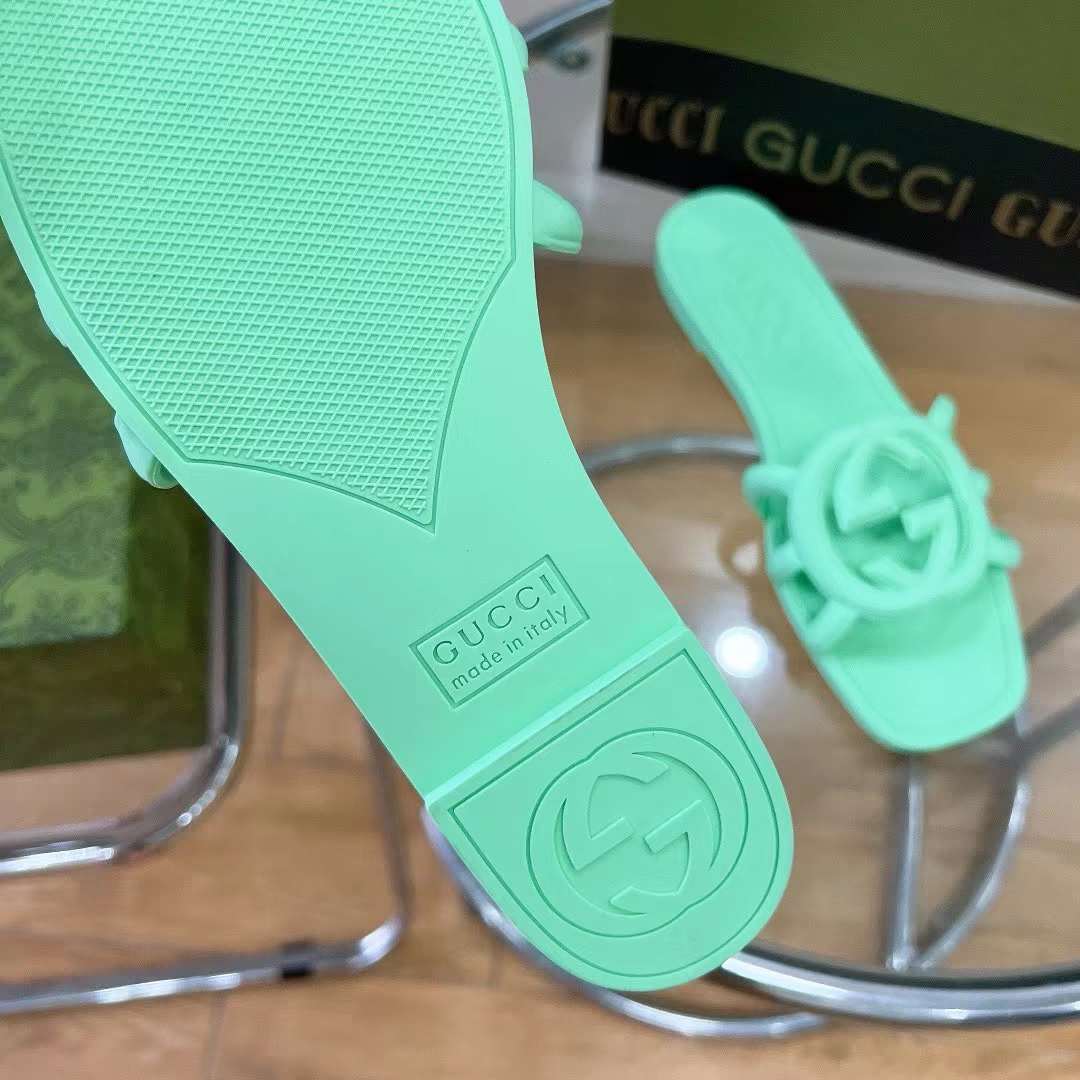 G*u*i unisex gg interlocking g slide sandal pale green rubber flat