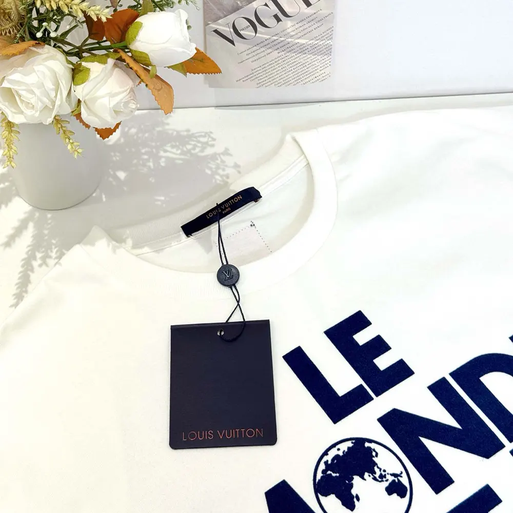 Louis Vuitton Men Graphic Cotton T-Shirt 1AHCW5