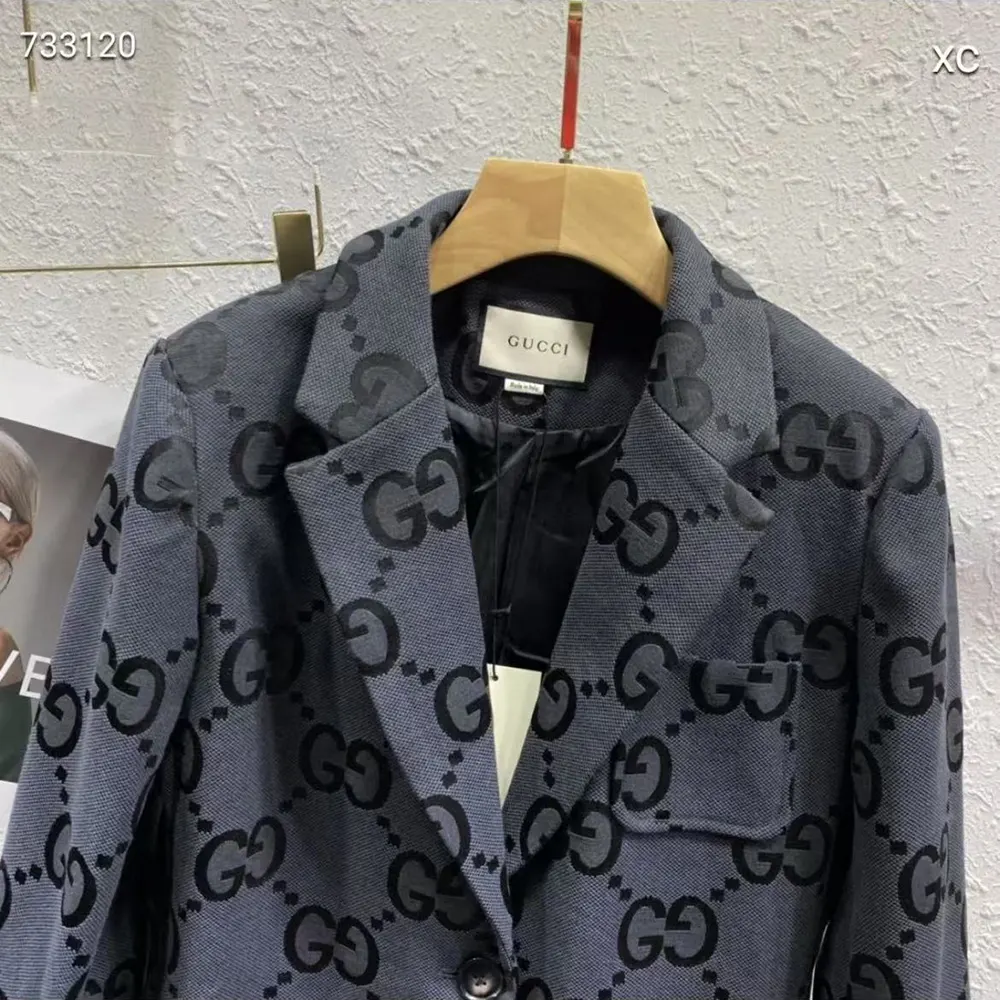 G*u*i men G*u*i embroidered denim blazer-grey