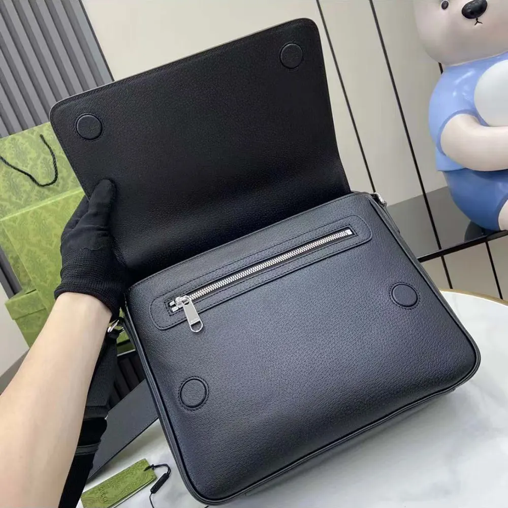 G*u*i men gg supreme medium crossbody bag 795459fadjk1000