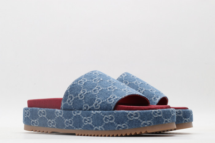 G*u*i slippers
