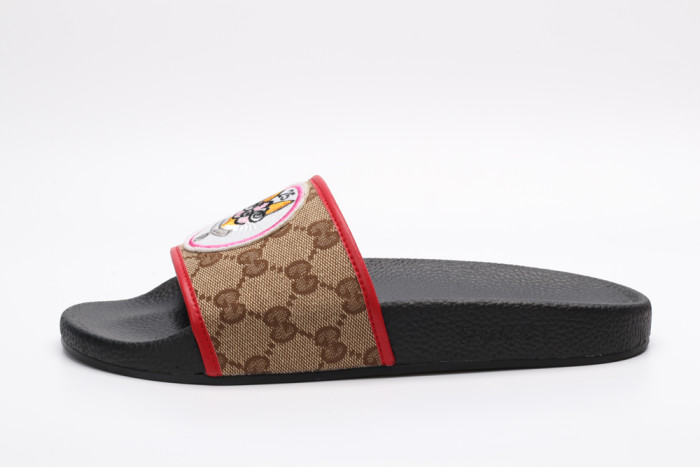 G*u*i slippers