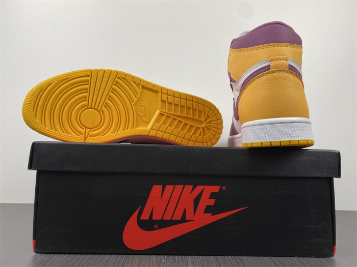 Air Jordan 1 High OG “Brotherhood” 555088-706