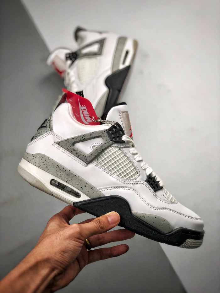 Air Jordan 4 OG “White Cement” 840606-192 (nike)