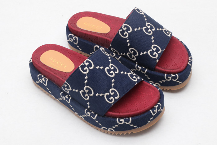 G*u*i slippers