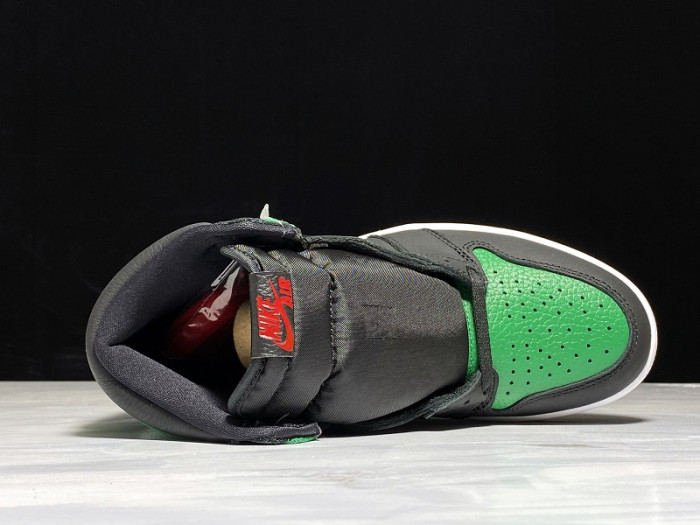 Air Jordan 1 High “Pine Green” 555088-030