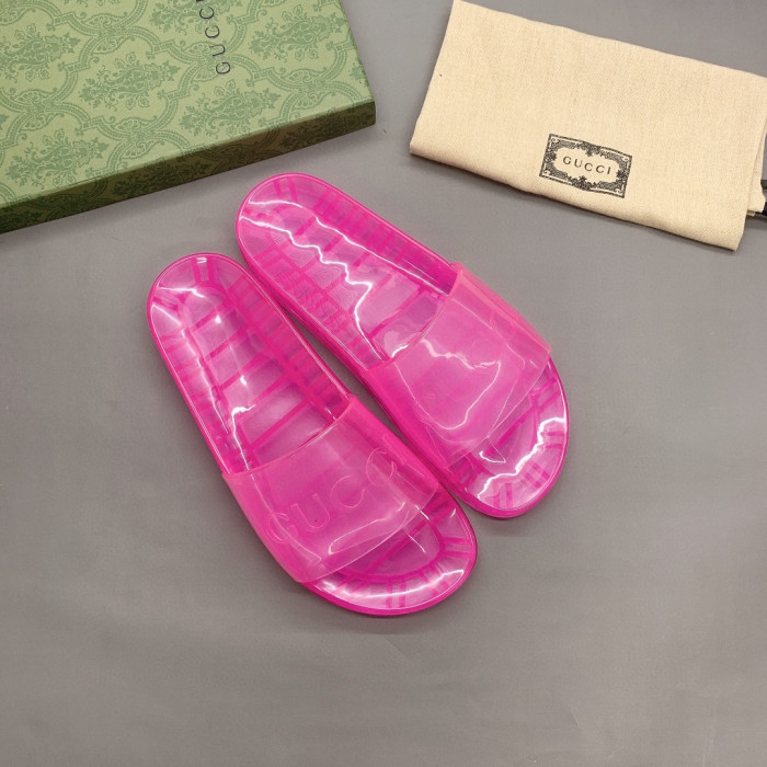 G*u*i slippers