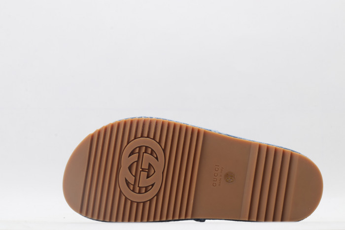 G*u*i slippers