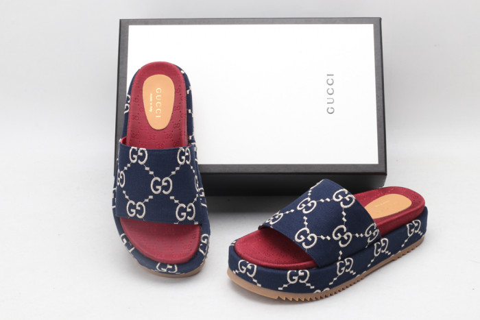 G*u*i slippers