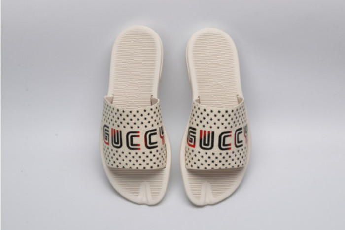 G*u*i slippers