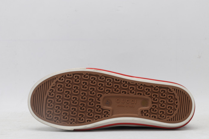 G*u*i low-top sneaker