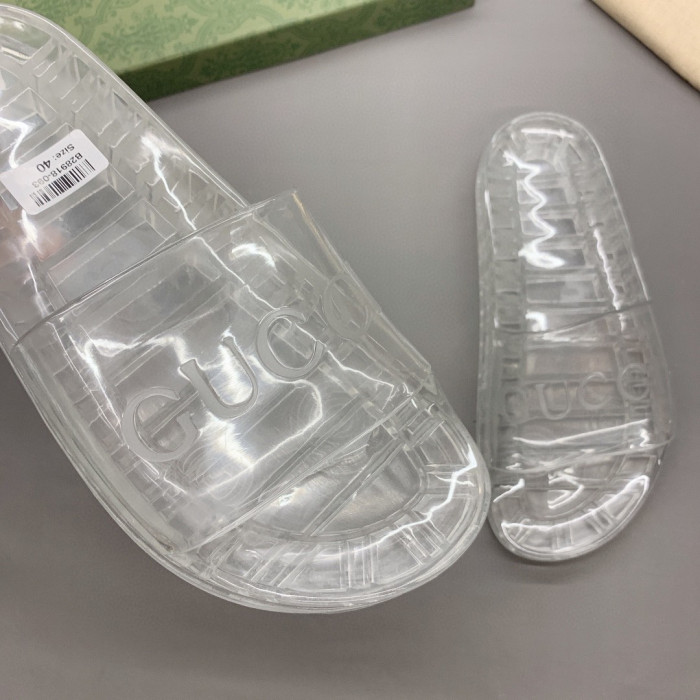 G*u*i slippers