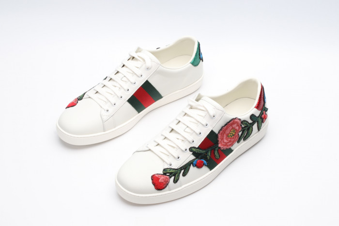 G*u*i low-top sneaker