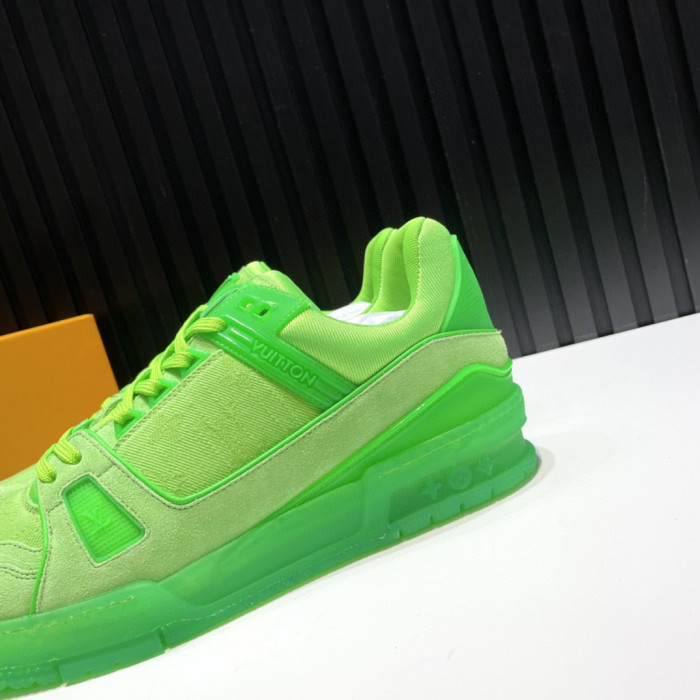LV TRAINER SNEAKER LOW