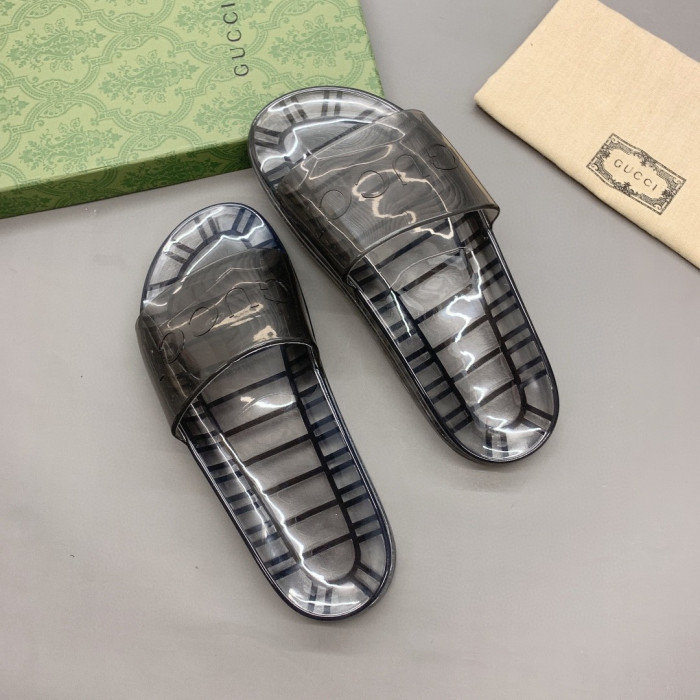 G*u*i slippers