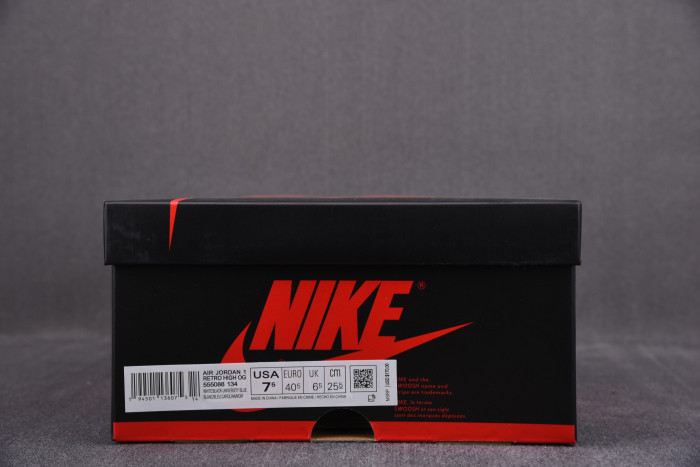 AIR JORDAN 1 RETRO HIGH WHITE UNIVERSITY BLUE BLACK 555088-134