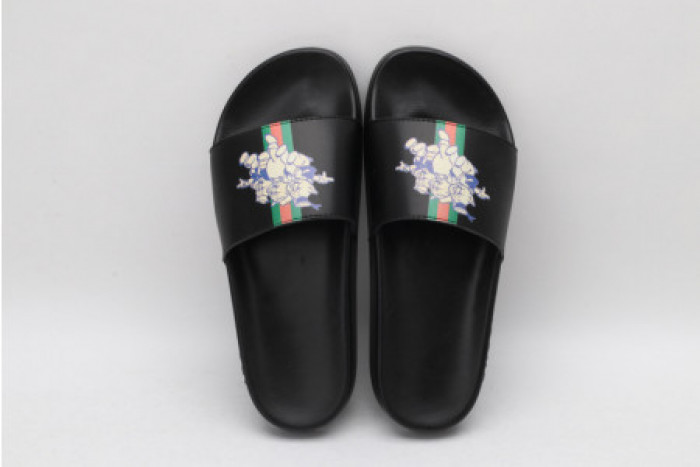 G*u*i slippers