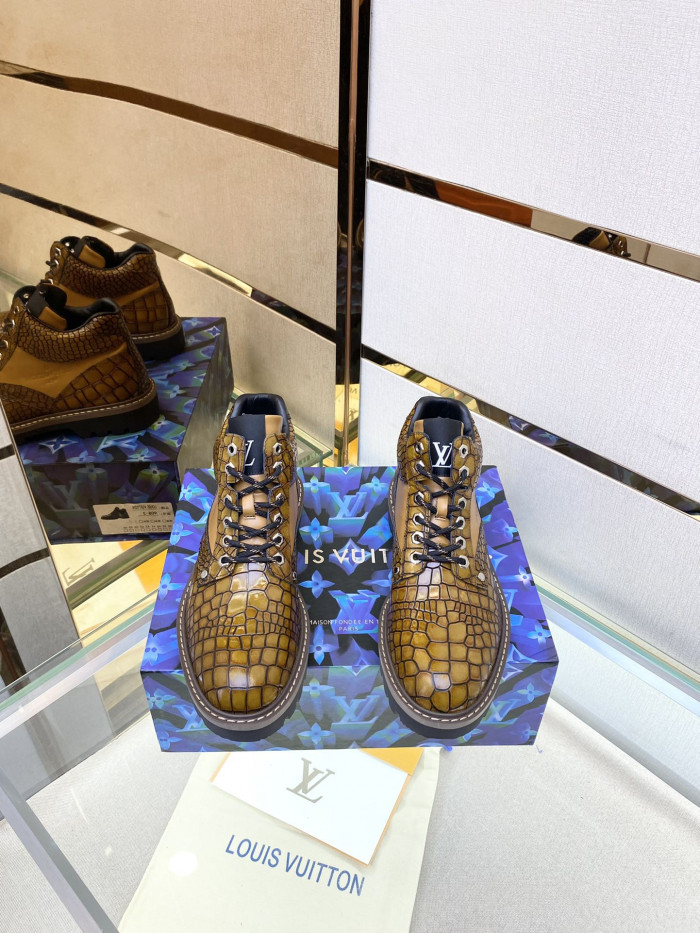 LOUS VUITO BOOTS