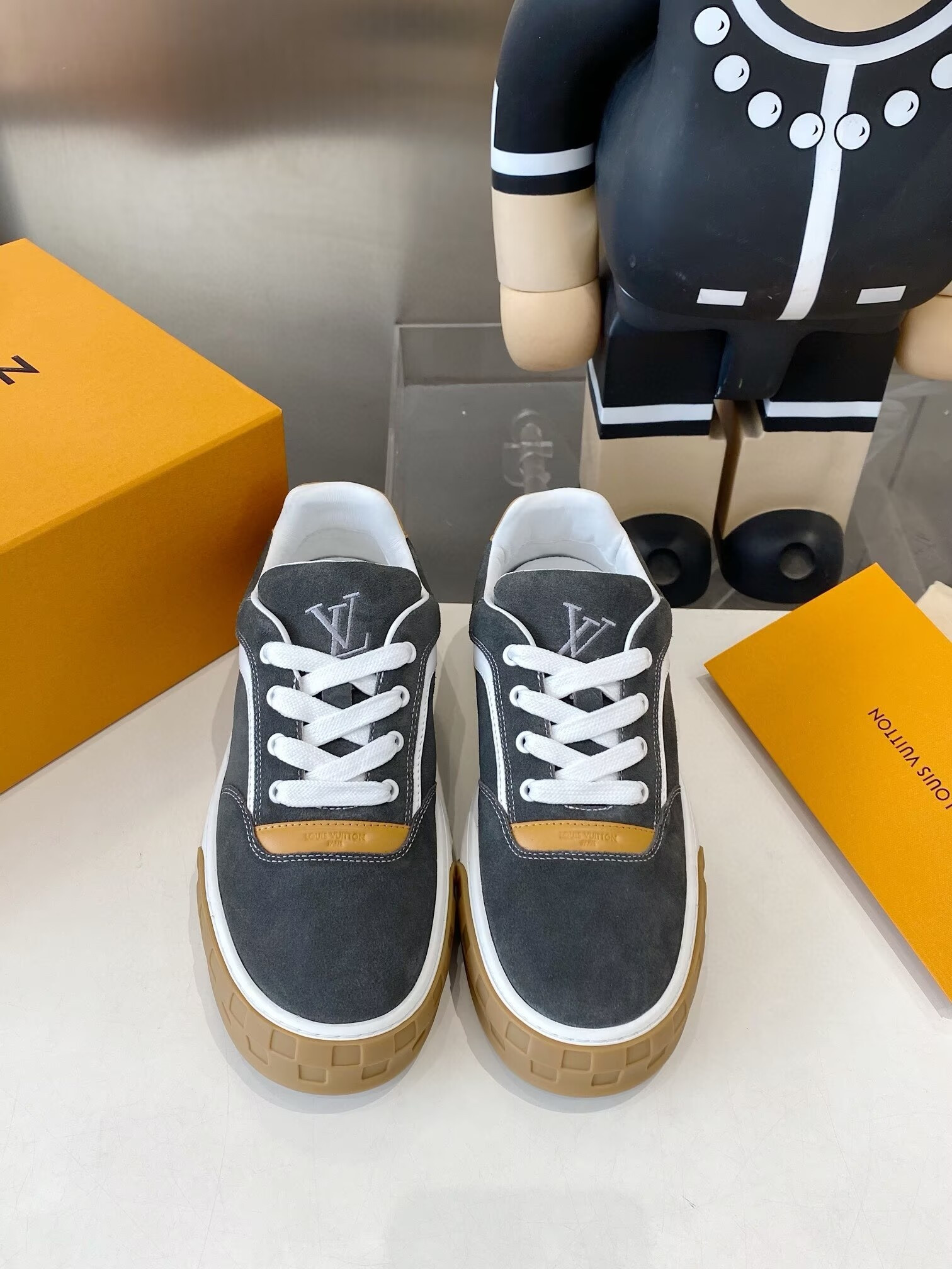UA LV Tilted Sneaker