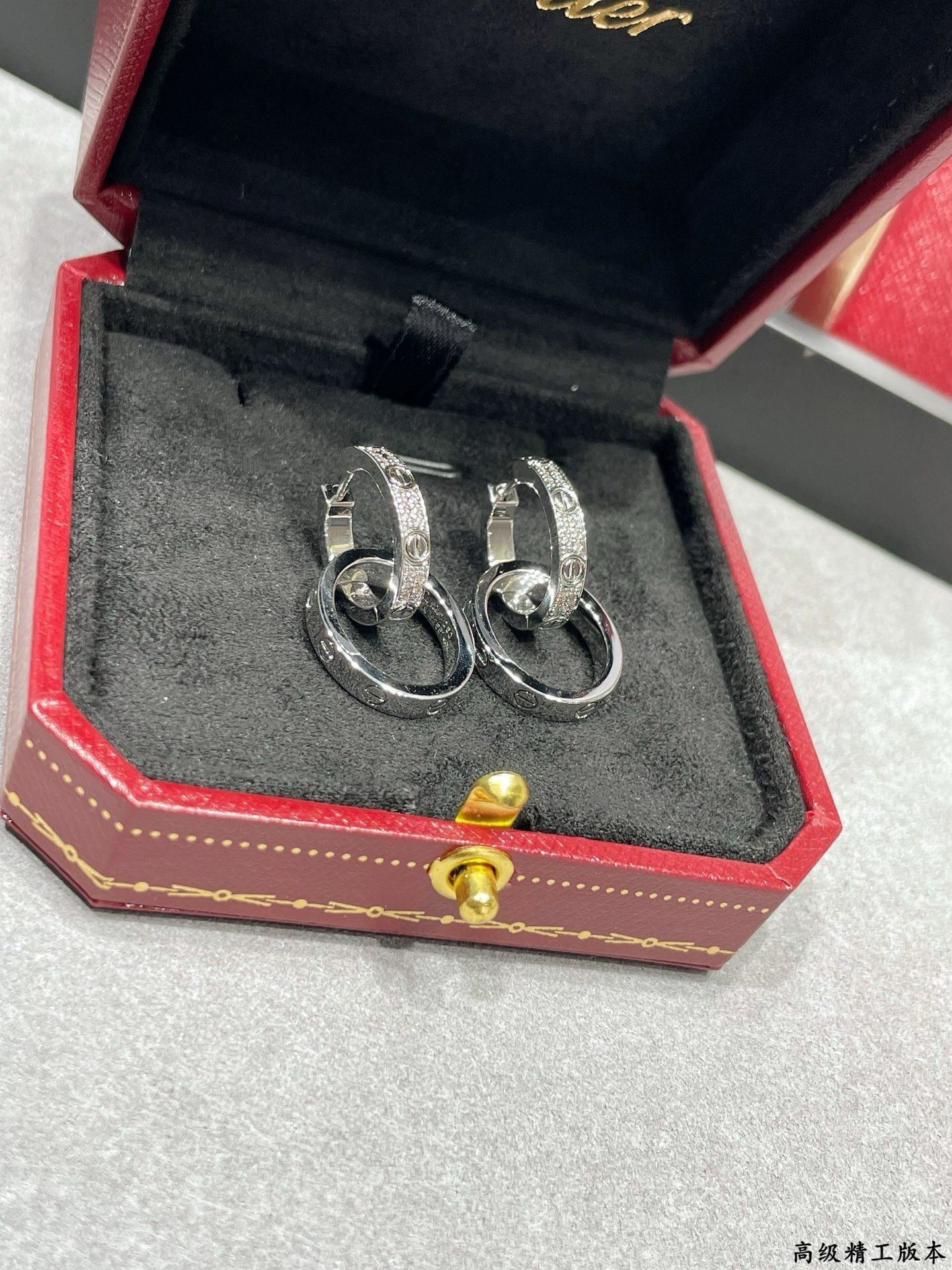 Ca*t1er Double Ring With D1am0nd Earrings