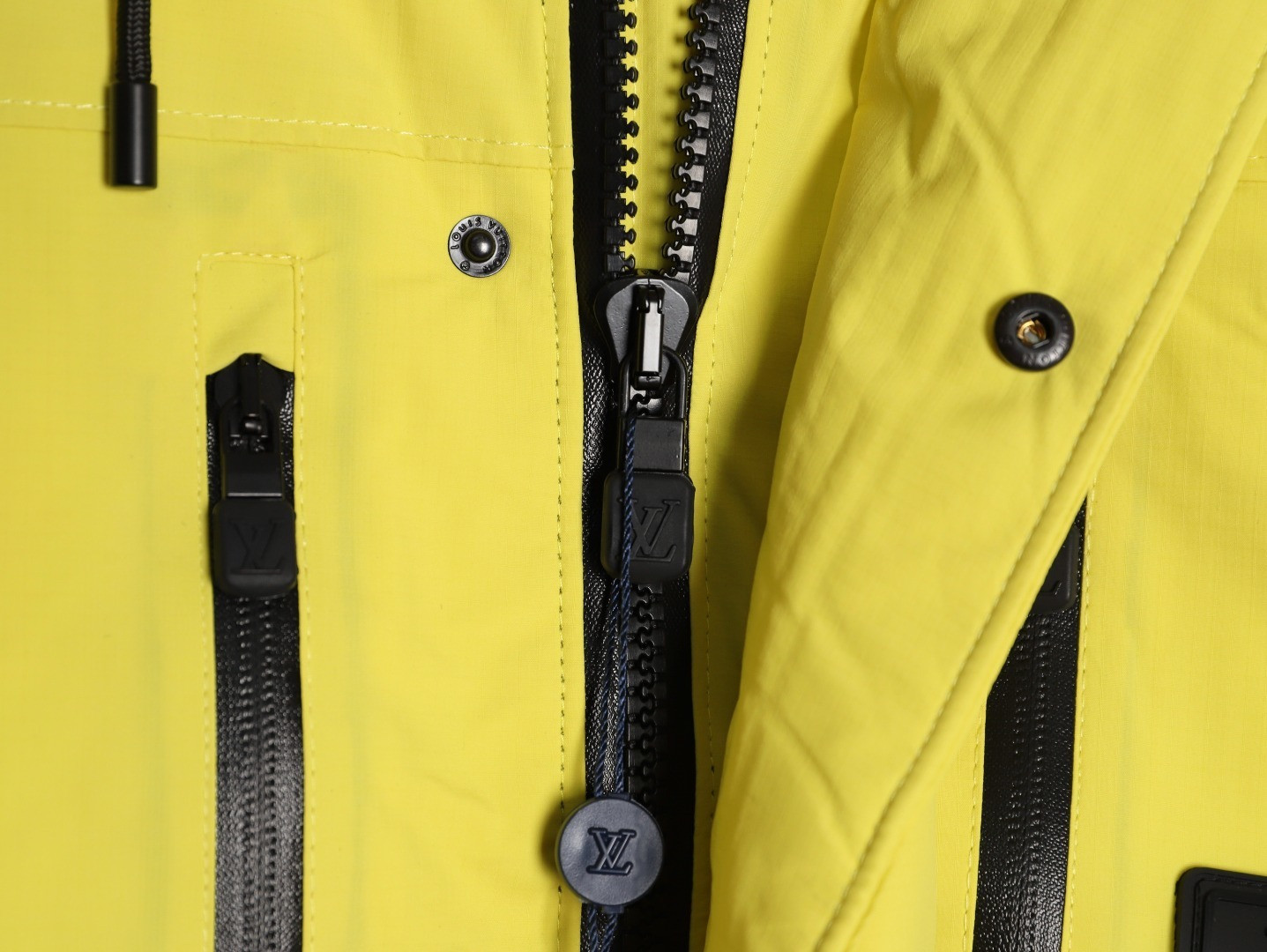 L0vis Vvtt0n 23Fw Short Puffer jacket