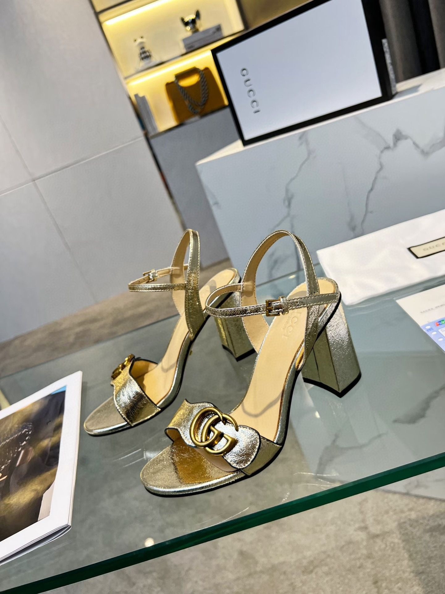 UA Gvc*1 HORSEBIT HEELED SANDAL