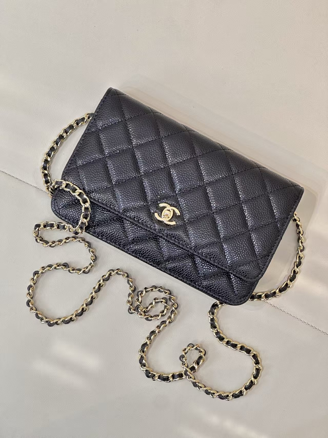 Ch**el WOC CLASSIC WALLET ON CHAIN 13x19cm