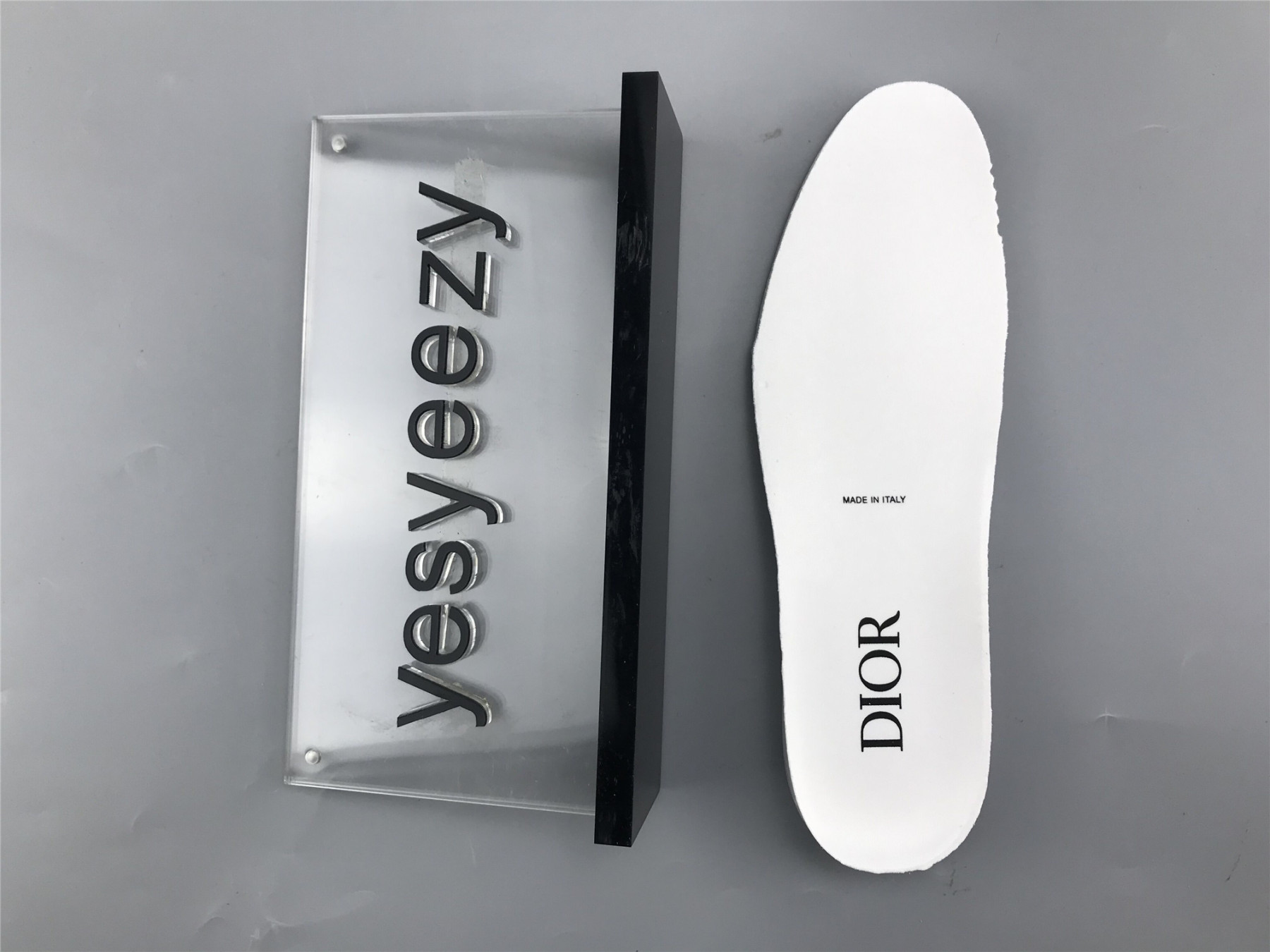 UA D10r B23 LOW TOP LOGO OBLIQUE