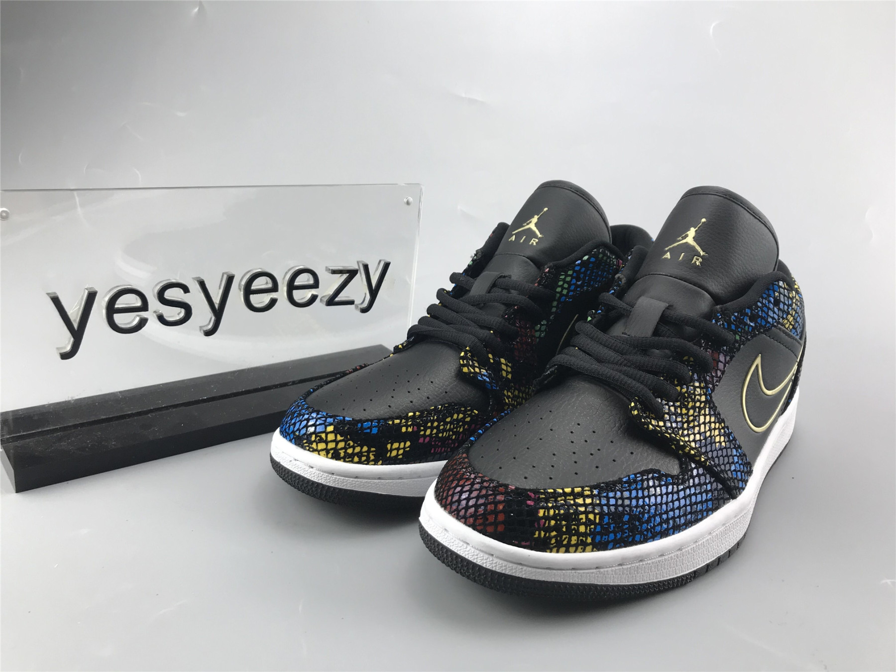 UA AIR JORDAN 1 LOW MULTICOLOR SNAKESKIN